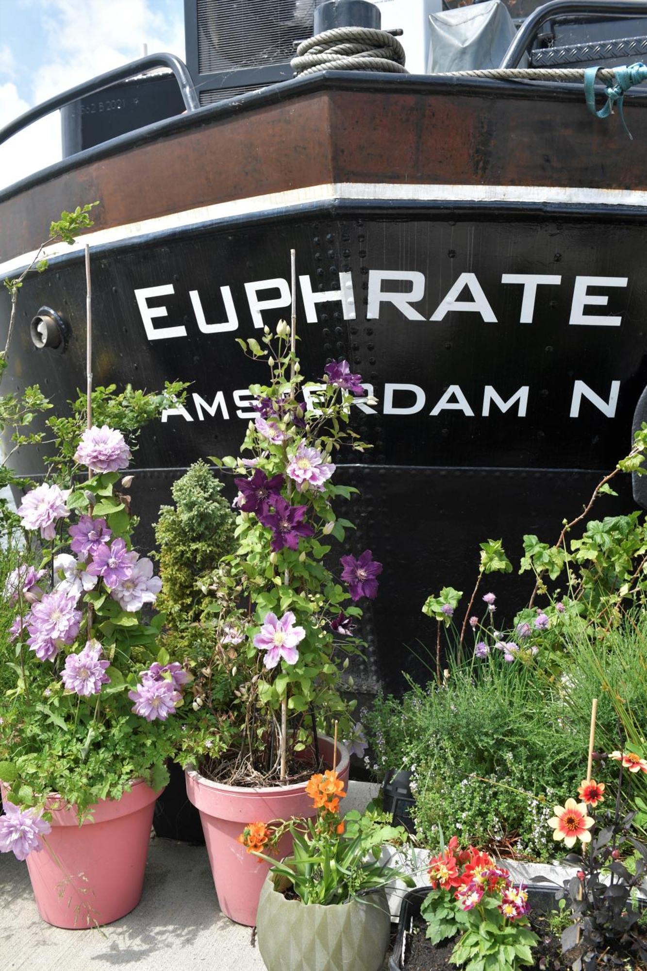 Hotel Euphrate Houseboat Ámsterdam Exterior foto