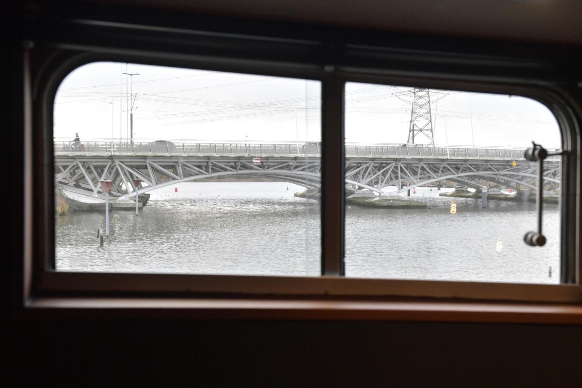 Hotel Euphrate Houseboat Ámsterdam Exterior foto